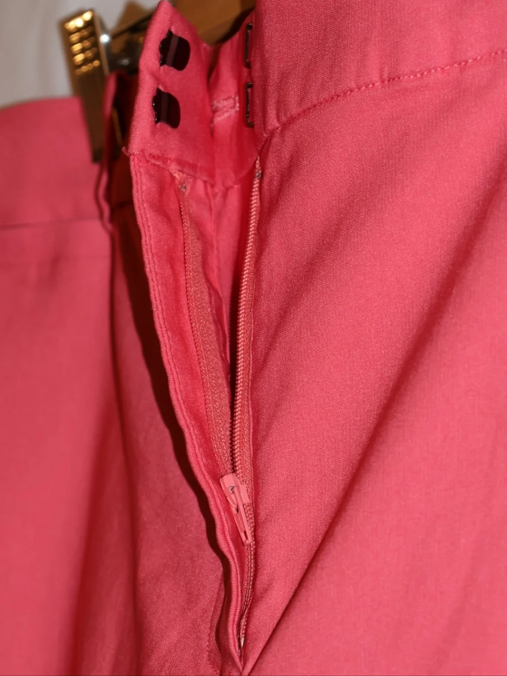 Lane Bryant 4-Season Mid-Rise Slim Capri Pants-Coral. NWT. - Picture 5 of 12